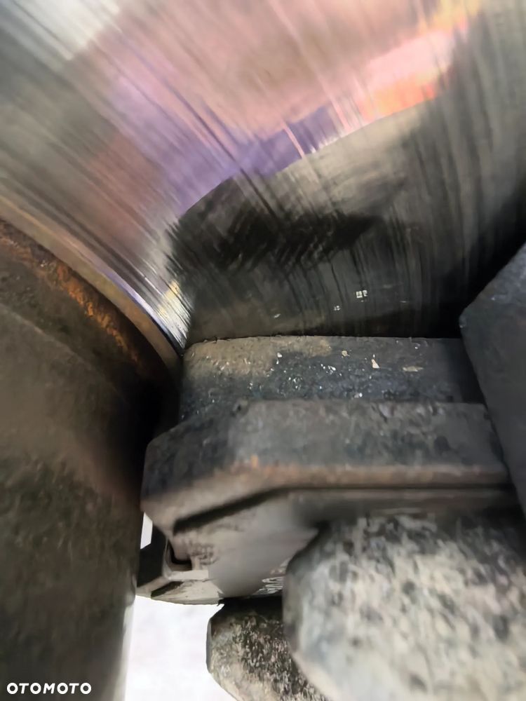 Volkswagen Touran 2.0 TDI Highline - 5