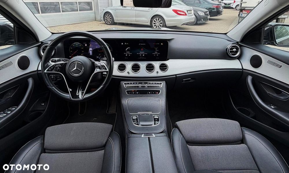 Mercedes-Benz Klasa E 220 d 4-Matic AMG/Avantgarde - 15