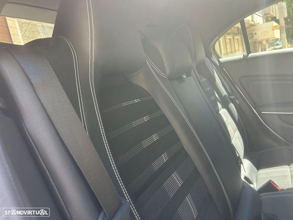 Mercedes-Benz A 180 d Urban - 15