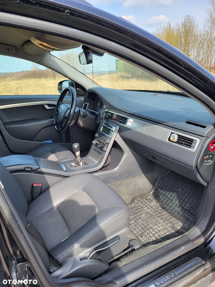 Volvo V70 2.4D Momentum - 7