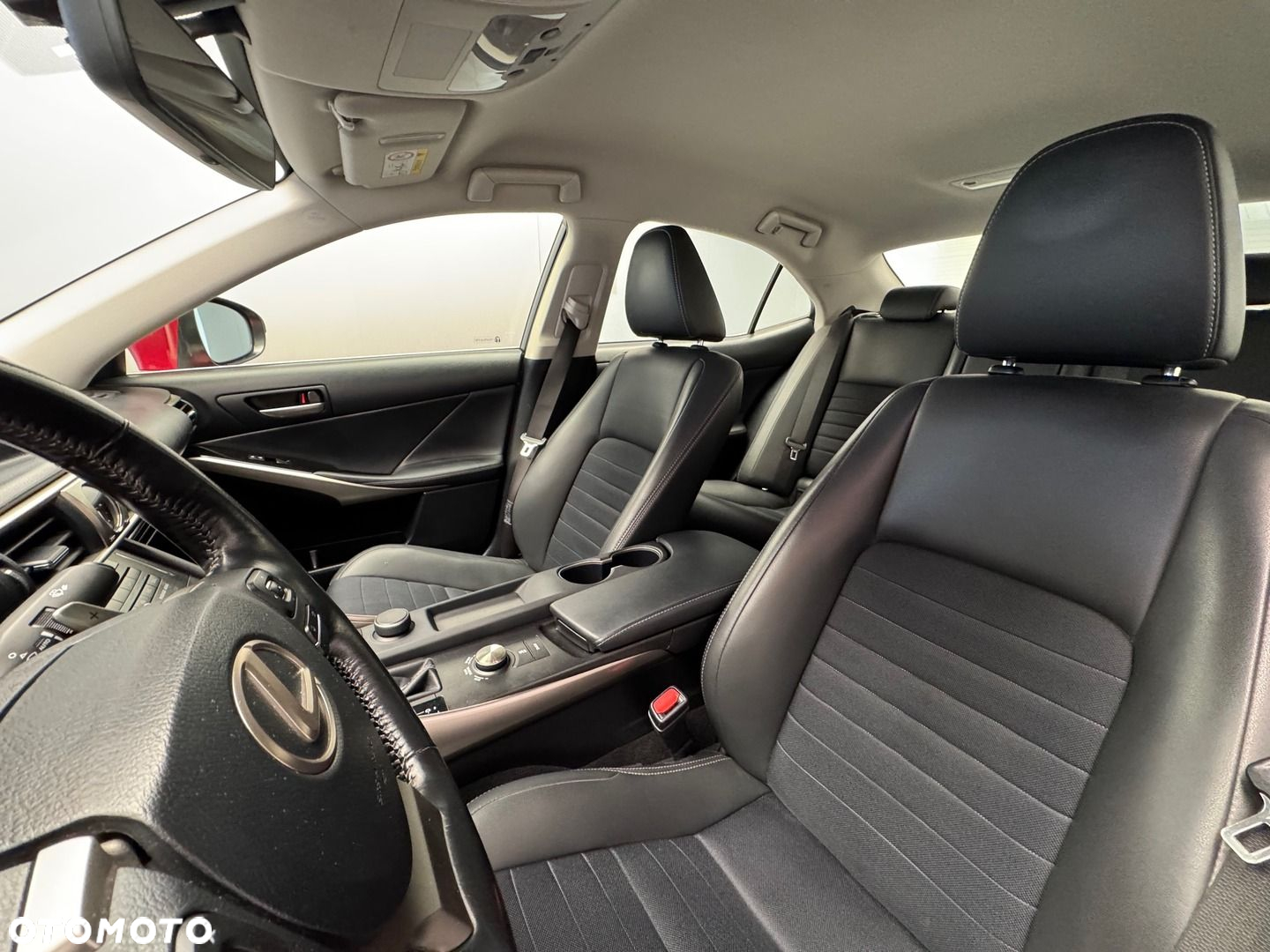 Lexus IS 200t Elegance - 11