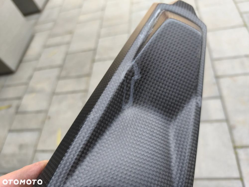 Carbonowa osłona stacyjki KTM 1290 Super Duke GT 19-24 - 6