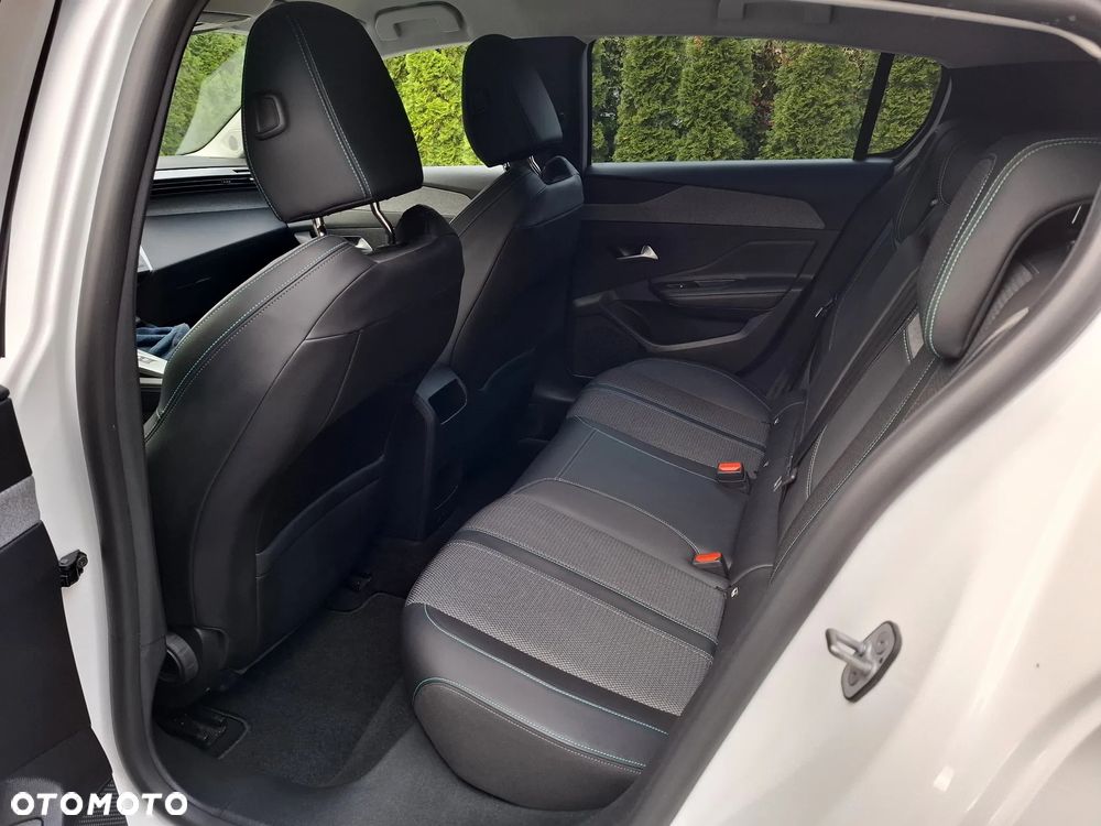 Peugeot 308 BlueHDi 130 EAT8 Allure - 13