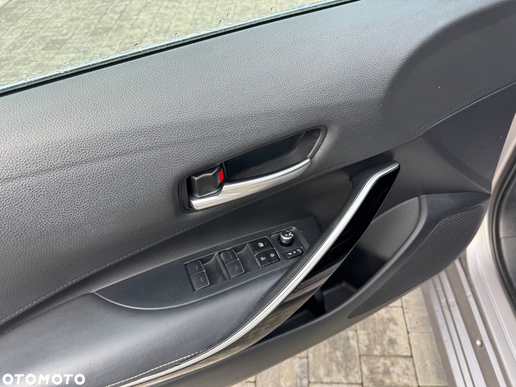 Toyota Corolla 1.8 Hybrid Executive - 11