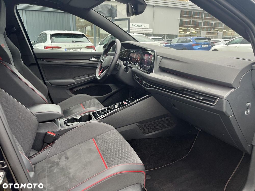 Volkswagen Golf - 39