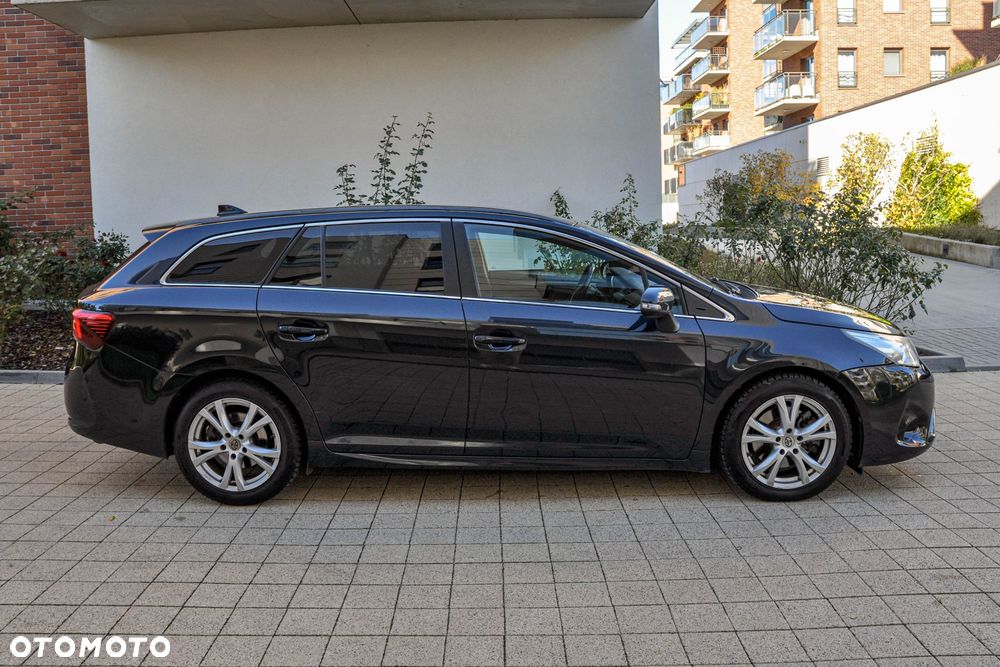 Toyota Avensis 2015 photo 5