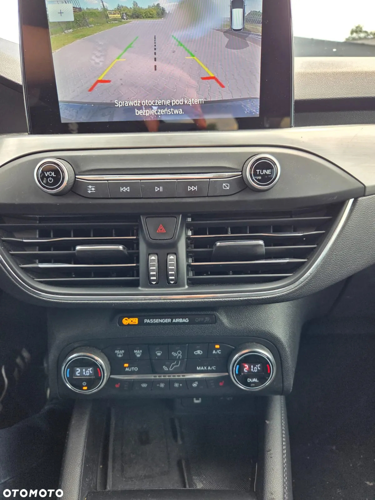 Ford Focus 1.0 EcoBoost Hybrid TITANIUM X - 8