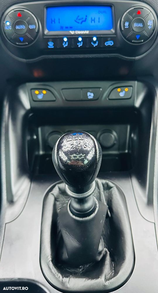 Hyundai ix35 1.7 CRDI 2WD blue Finale Gold - 23