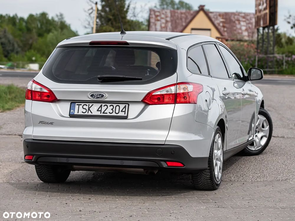 Ford Focus 1.6 EcoBoost Trend - 12