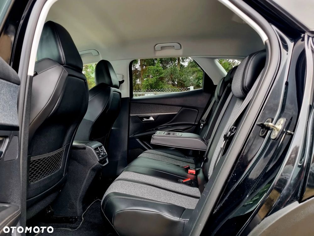 Peugeot 3008 1.2 PureTech Allure S&S - 10