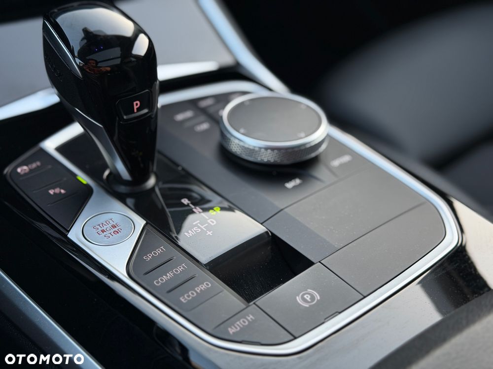 BMW Seria 3 320d M Sport - 27