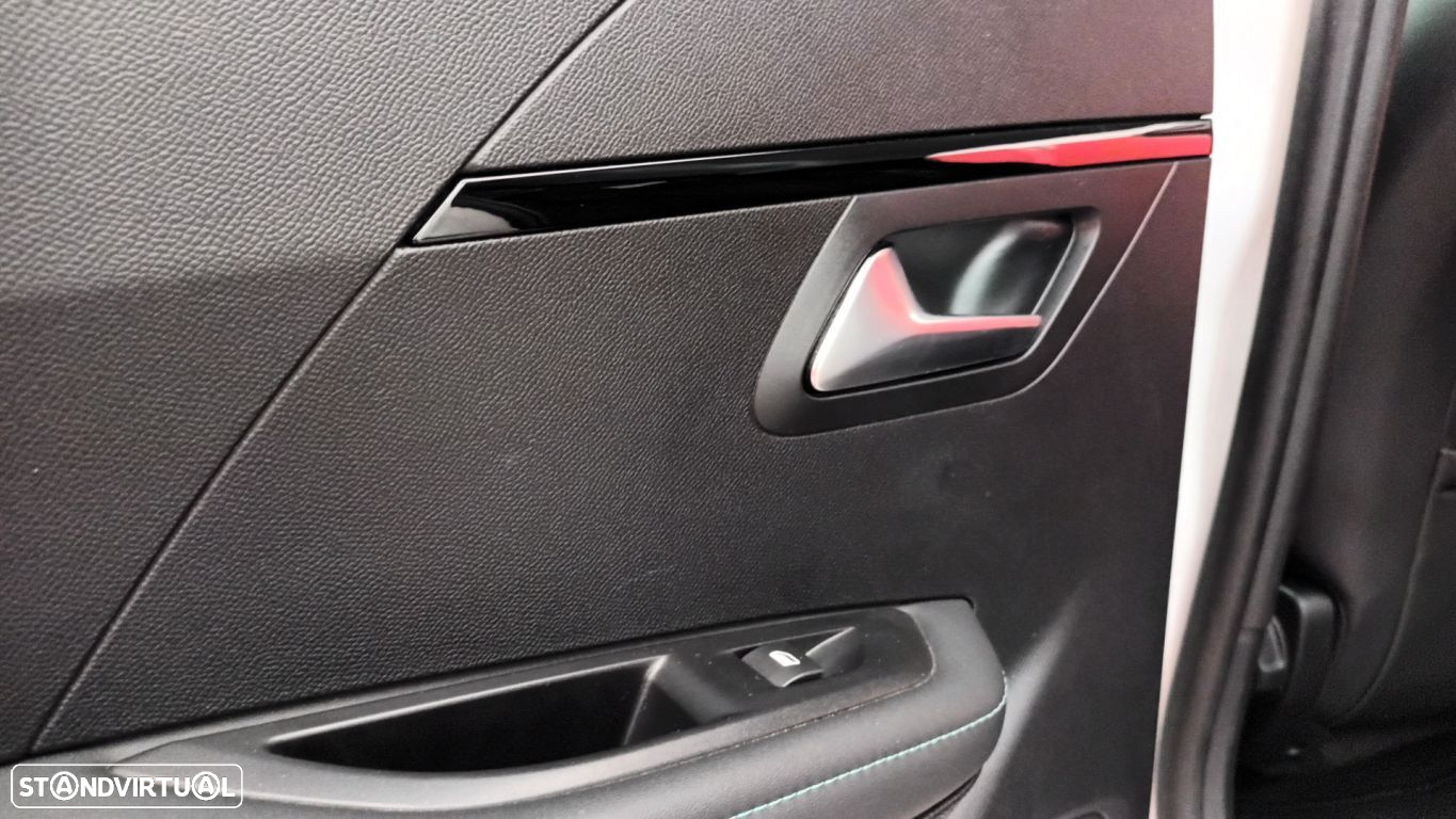 Peugeot e-208 Allure Pack - 60