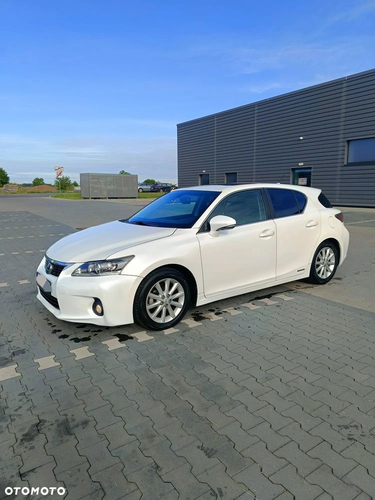 Lexus CT - 1