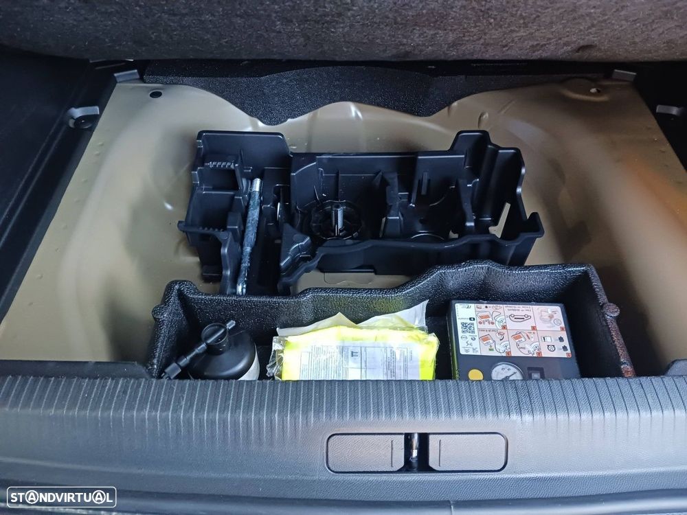 Peugeot 2008 1.2 Hybrid Allure e-DCS6 - 33