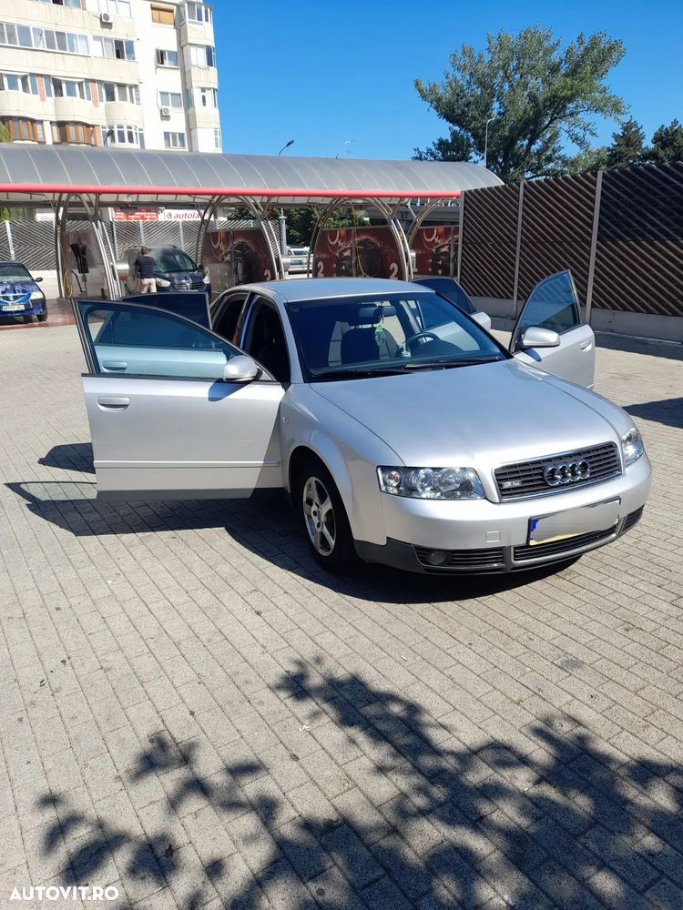 Audi A4 2.0 - 1