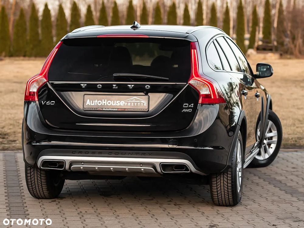Volvo V60 Cross Country - 12