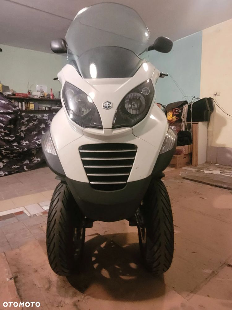 Piaggio MP-3 - 5