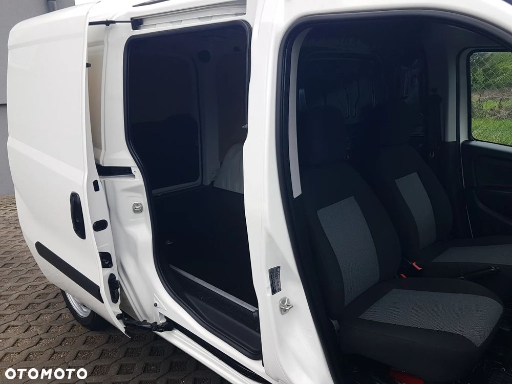 Fiat DOBLO MAXI L2H1 DŁUGI KLIMA BLASZAK VAN FURGON KRAJOWY 6-BIEGÓW MANUAL - 6