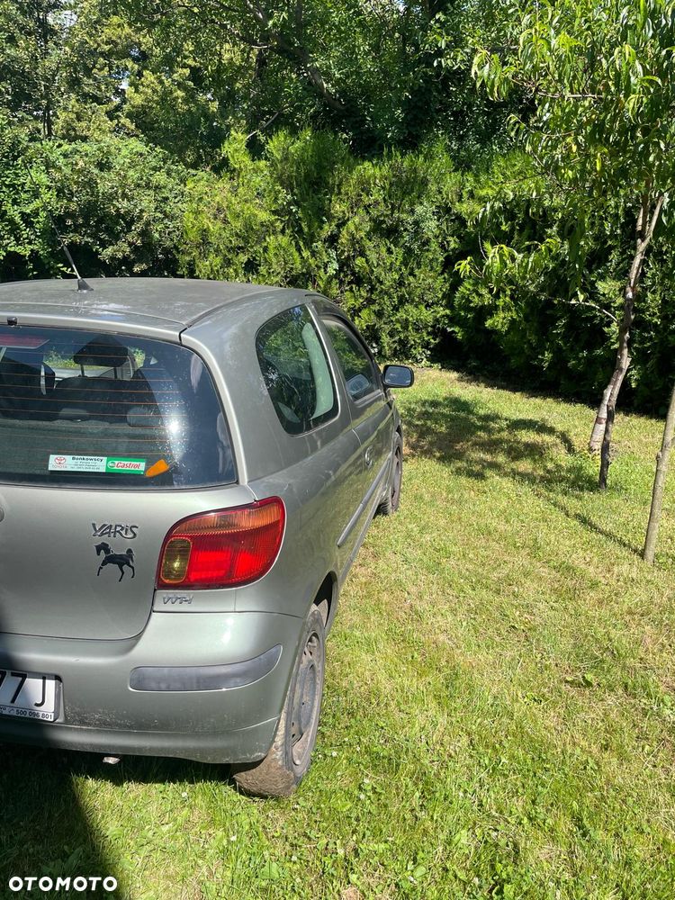 Toyota Yaris 1.0 Luna - 4