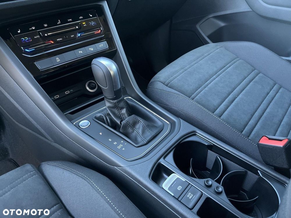 Volkswagen Touran - 33