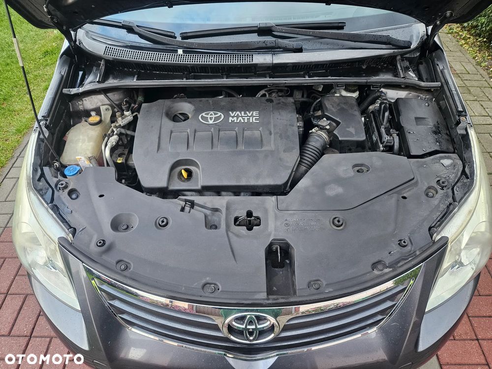 Toyota Avensis - 12