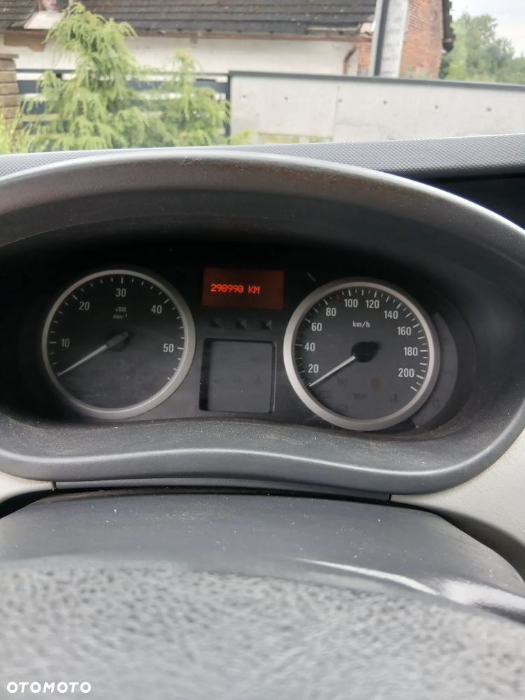 Opel Vivaro - 8