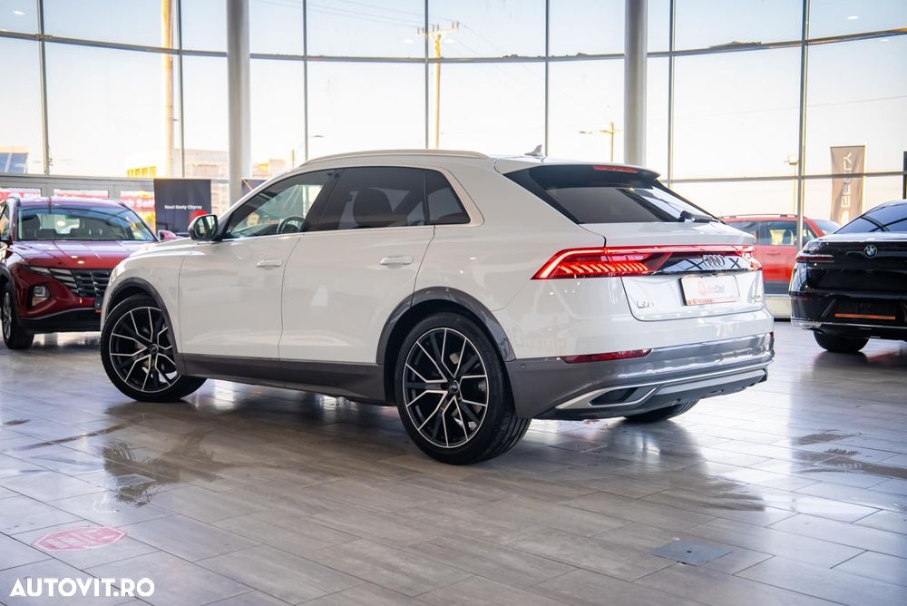 Audi Q8 - 11