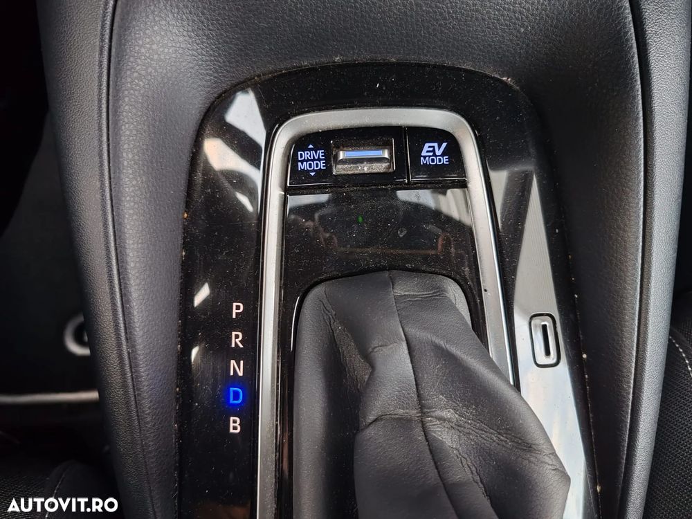 Toyota Corolla 1.8 Hybrid Team Deutschland - 20