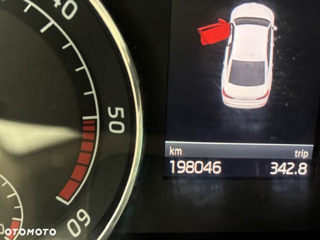 Skoda Superb 2.0 TDI DSG Ambition - 27
