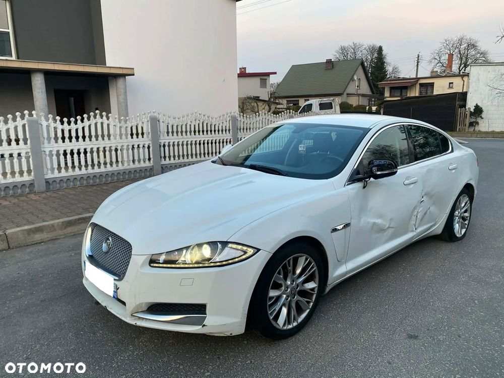 Jaguar XF 3.0 V6 D Luxury - 6