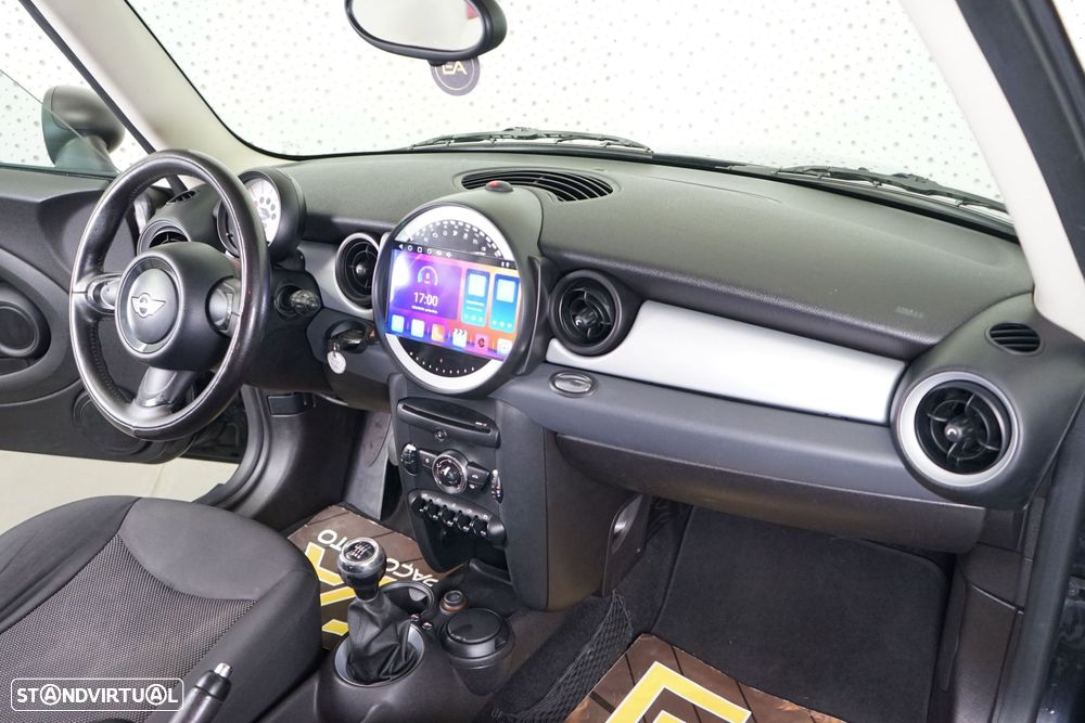 MINI 3 Portas One D - 10