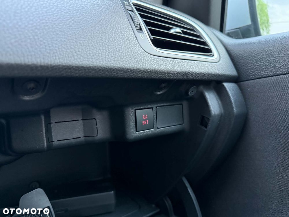 Volkswagen Polo 1.6 United - 27