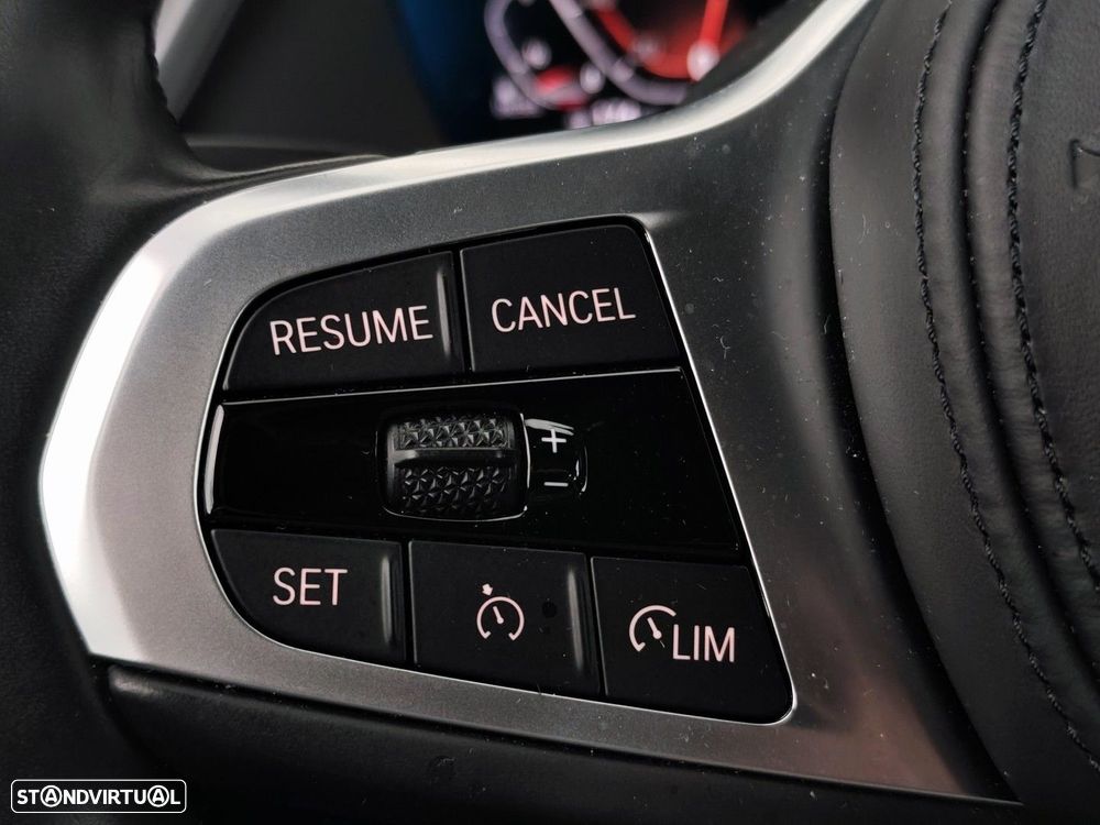 BMW 116 d Pack Desportivo M - 23