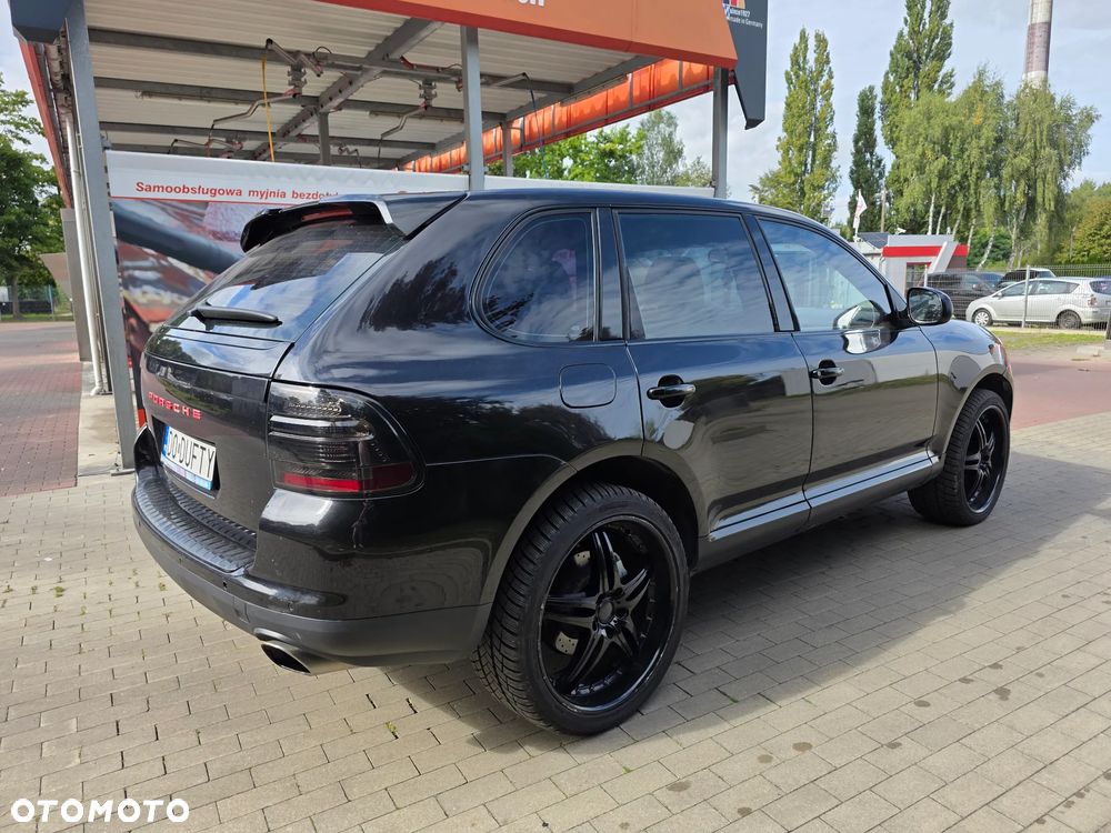 Porsche Cayenne - 21