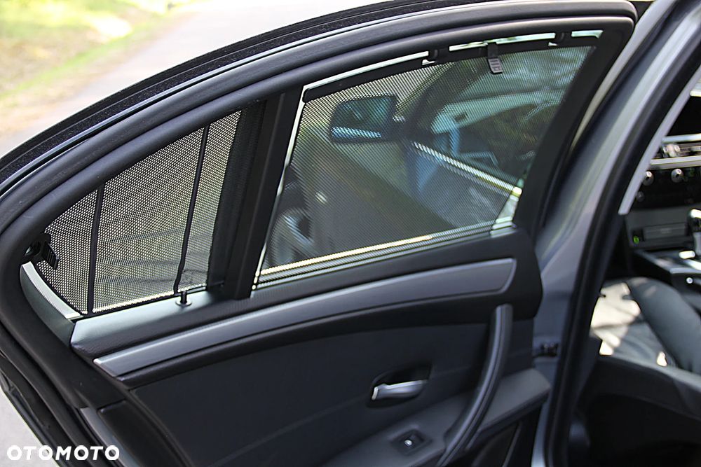 BMW Seria 5 525d Touring Edition Exclusive - 18