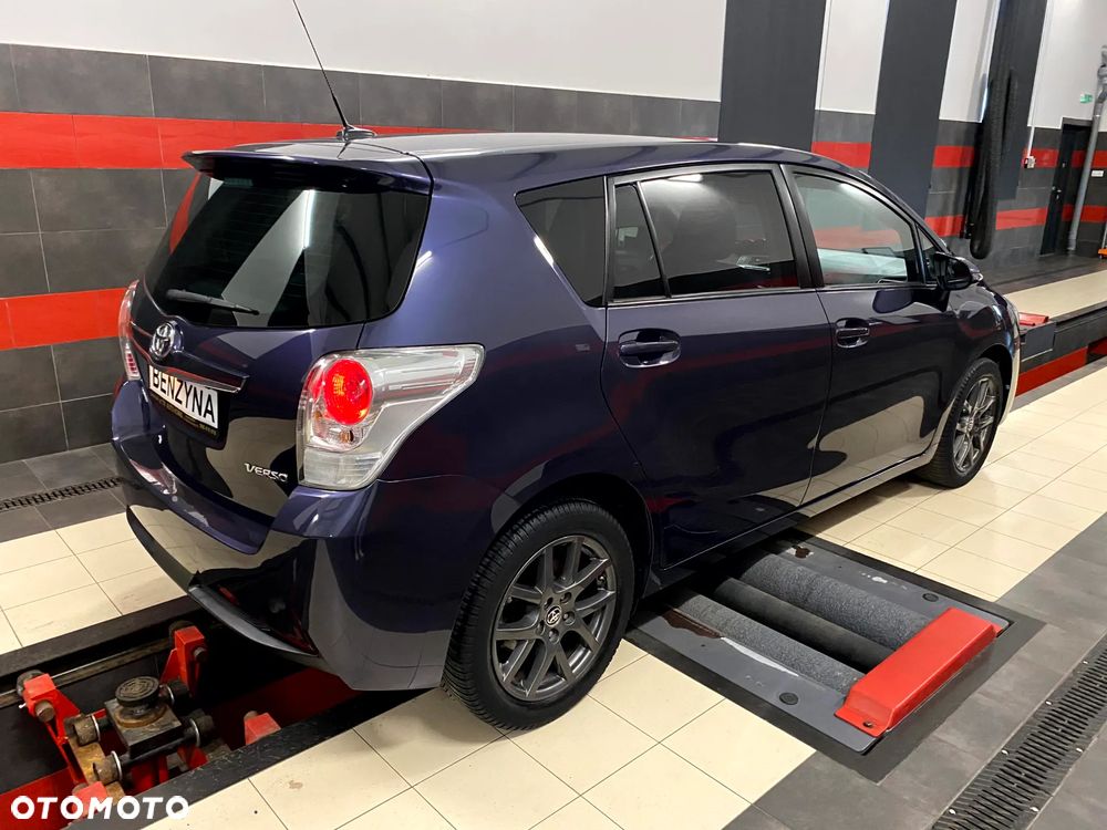 Toyota Verso 1.8 Premium - 10