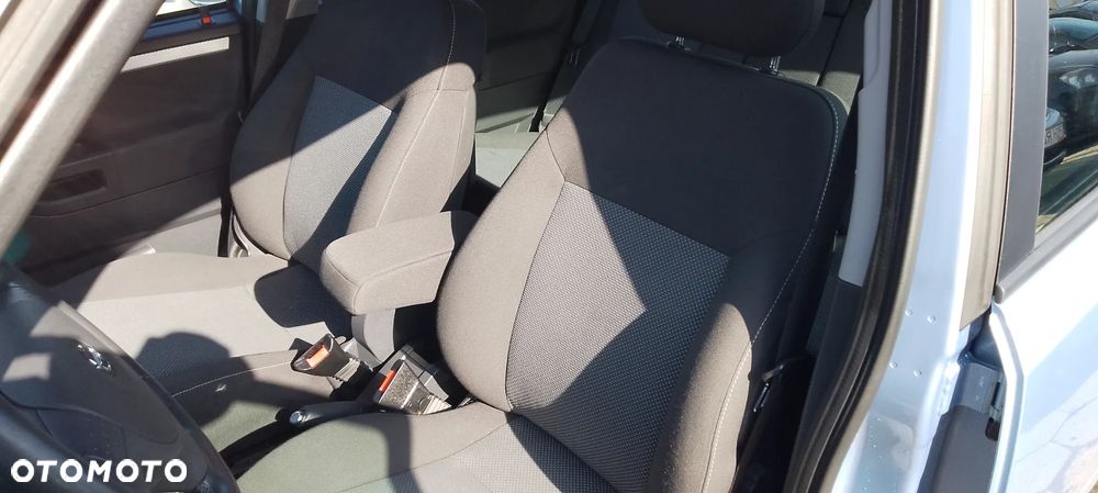 Opel Meriva 1.6 16V (Essentia) - 13