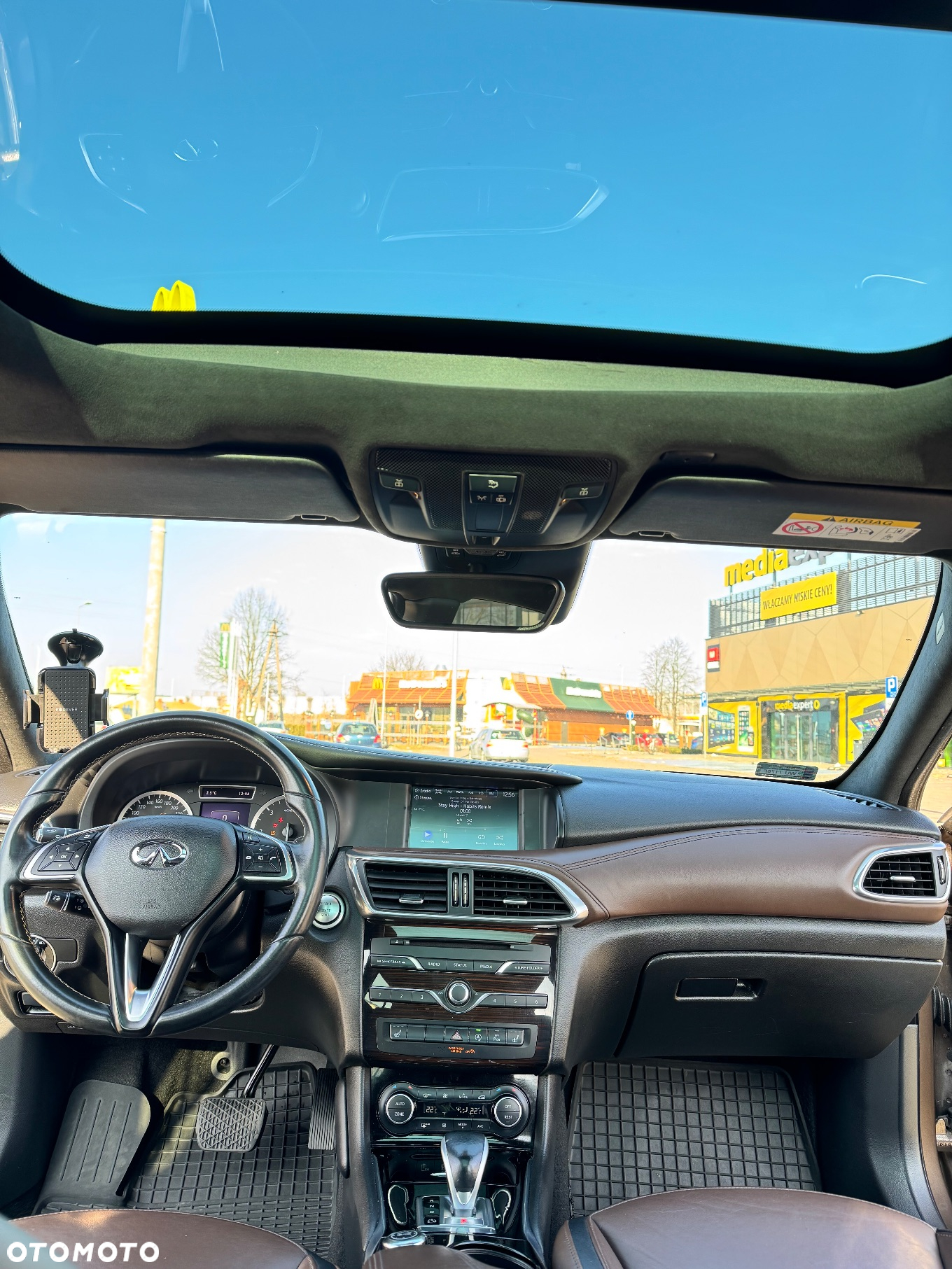 Infiniti QX30 2.2d Premium Tech AWD 7DCT - 38