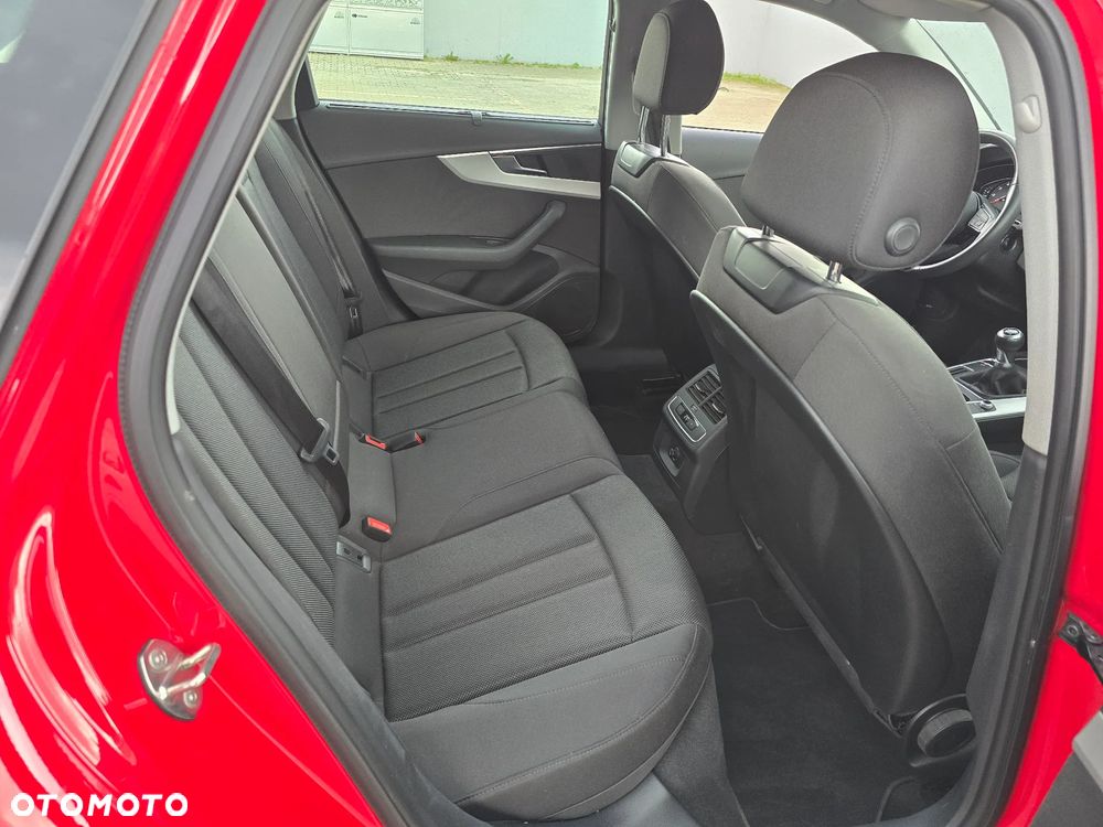 Audi A4 Avant 35 TFSI S line - 22