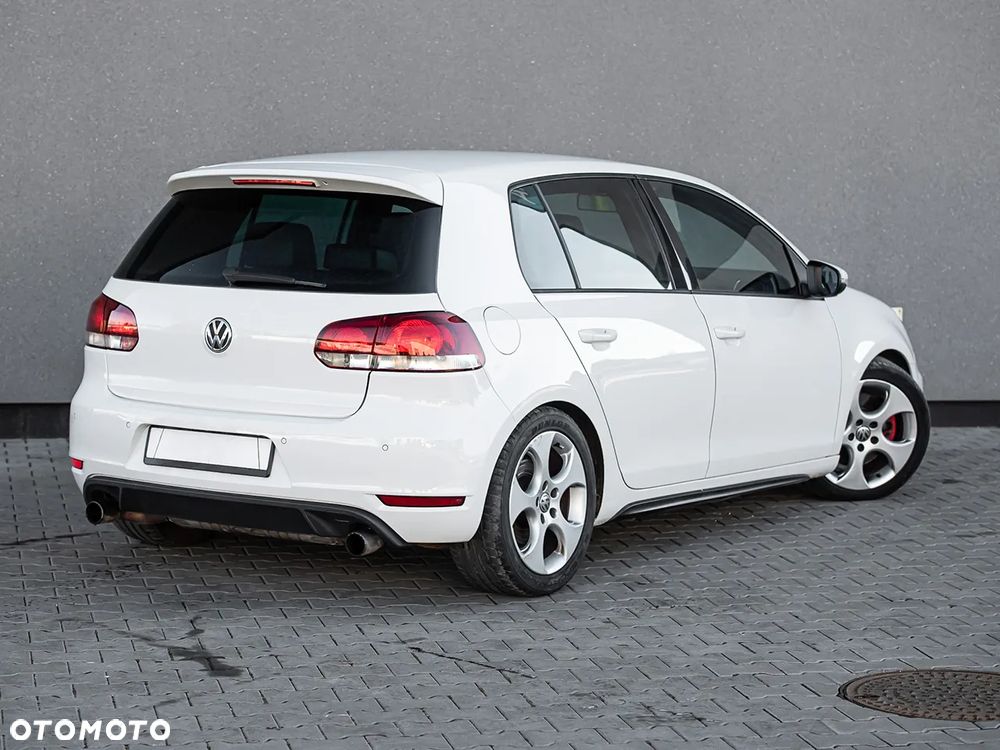Volkswagen Golf 2.0 GTI - 13