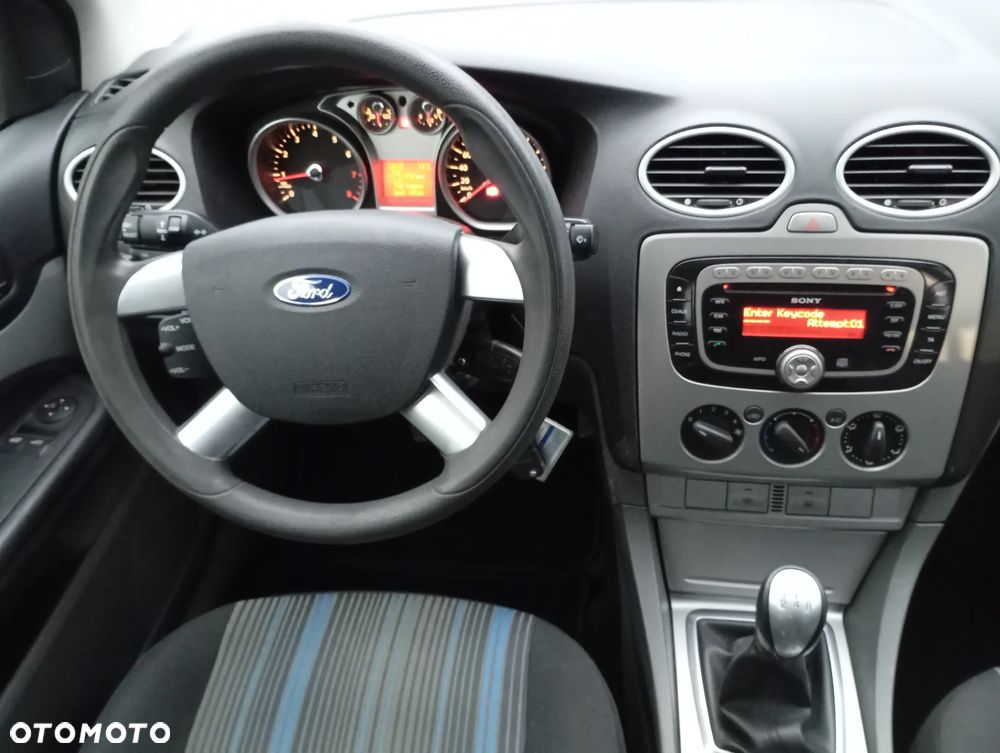 Ford Focus 1.6 16V Trend - 37