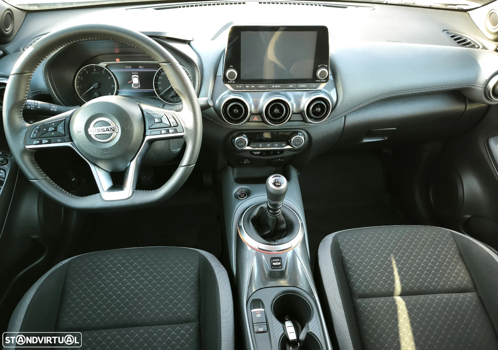 Nissan Juke 1.0 DIG-T N-Connecta - 17