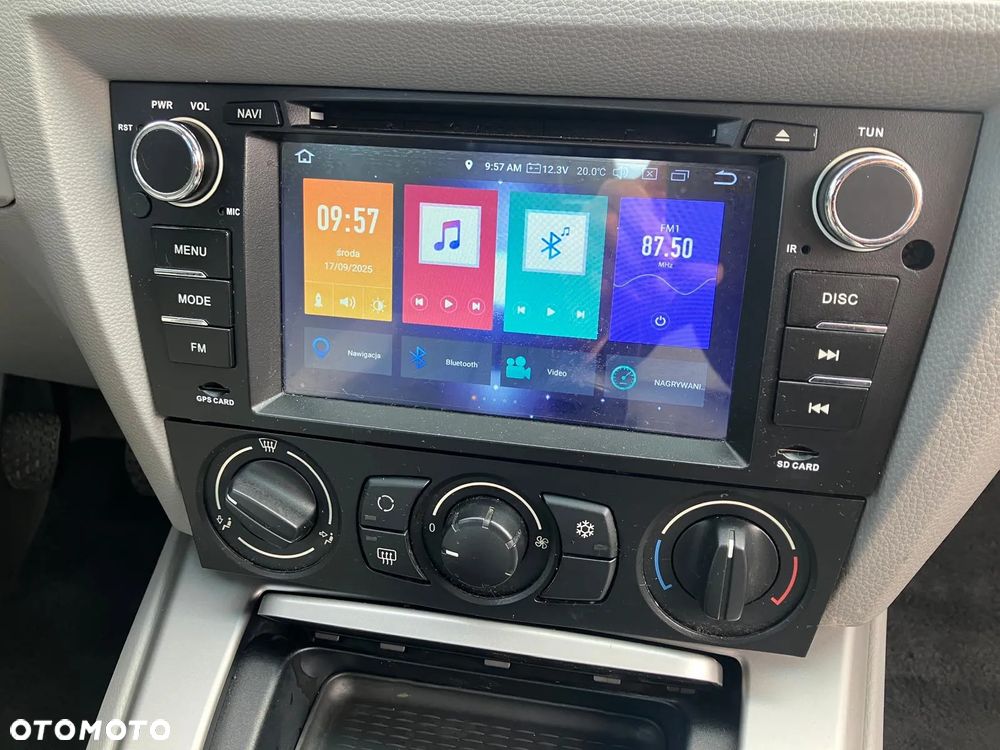 BMW Seria 3 320i - 16