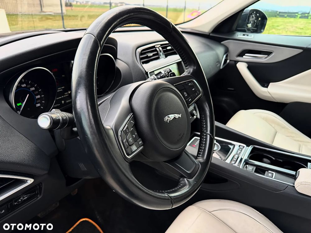 Jaguar F-Pace - 19