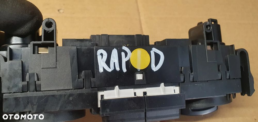 Panel nawiewu powietrza klimatyzacji Skoda Rapid 5JA820045 - 7