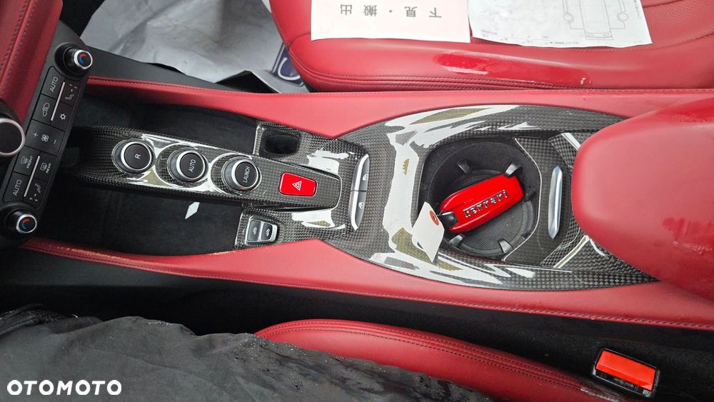 Ferrari Portofino - 12