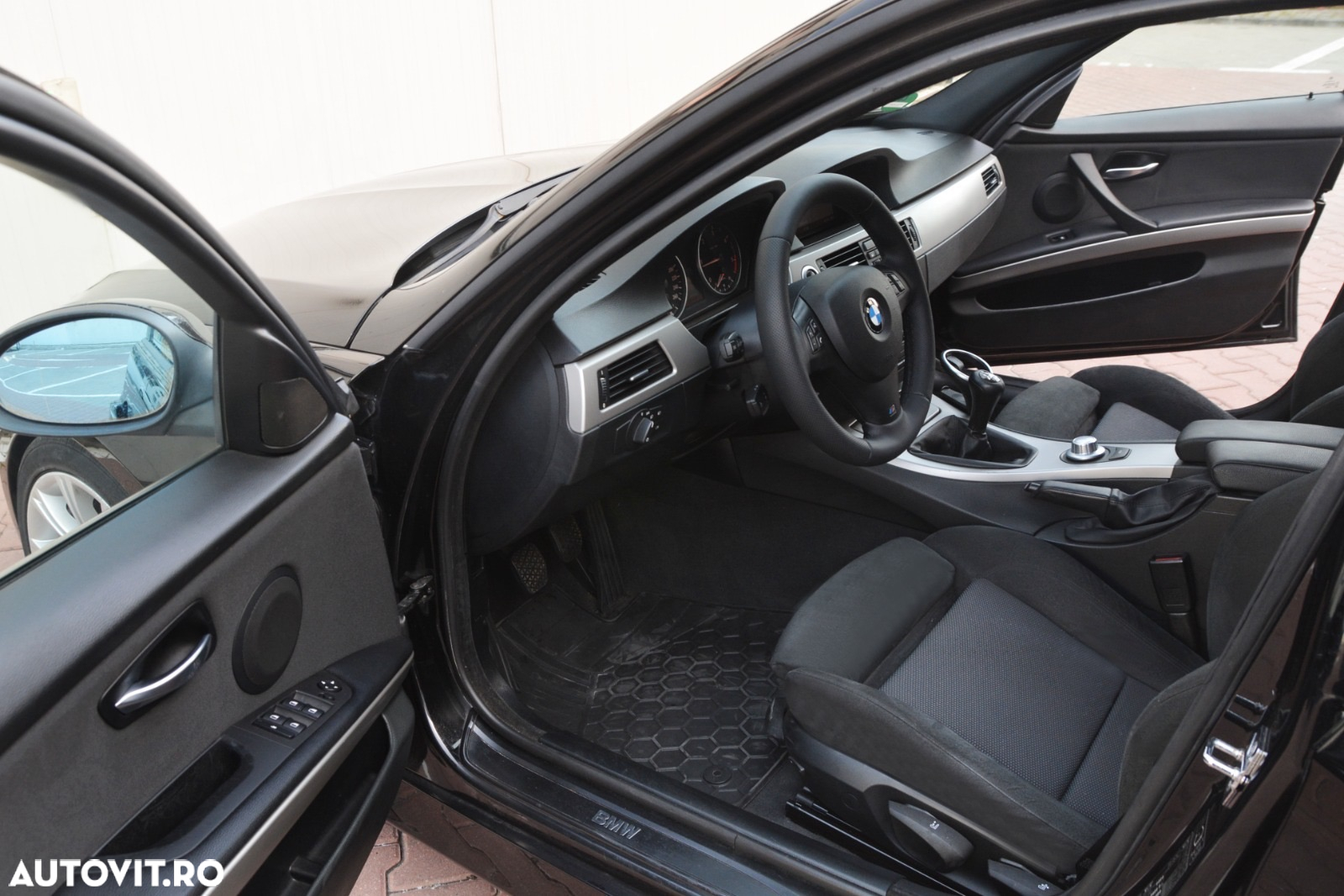 BMW Seria 3 320d DPF Touring - 13