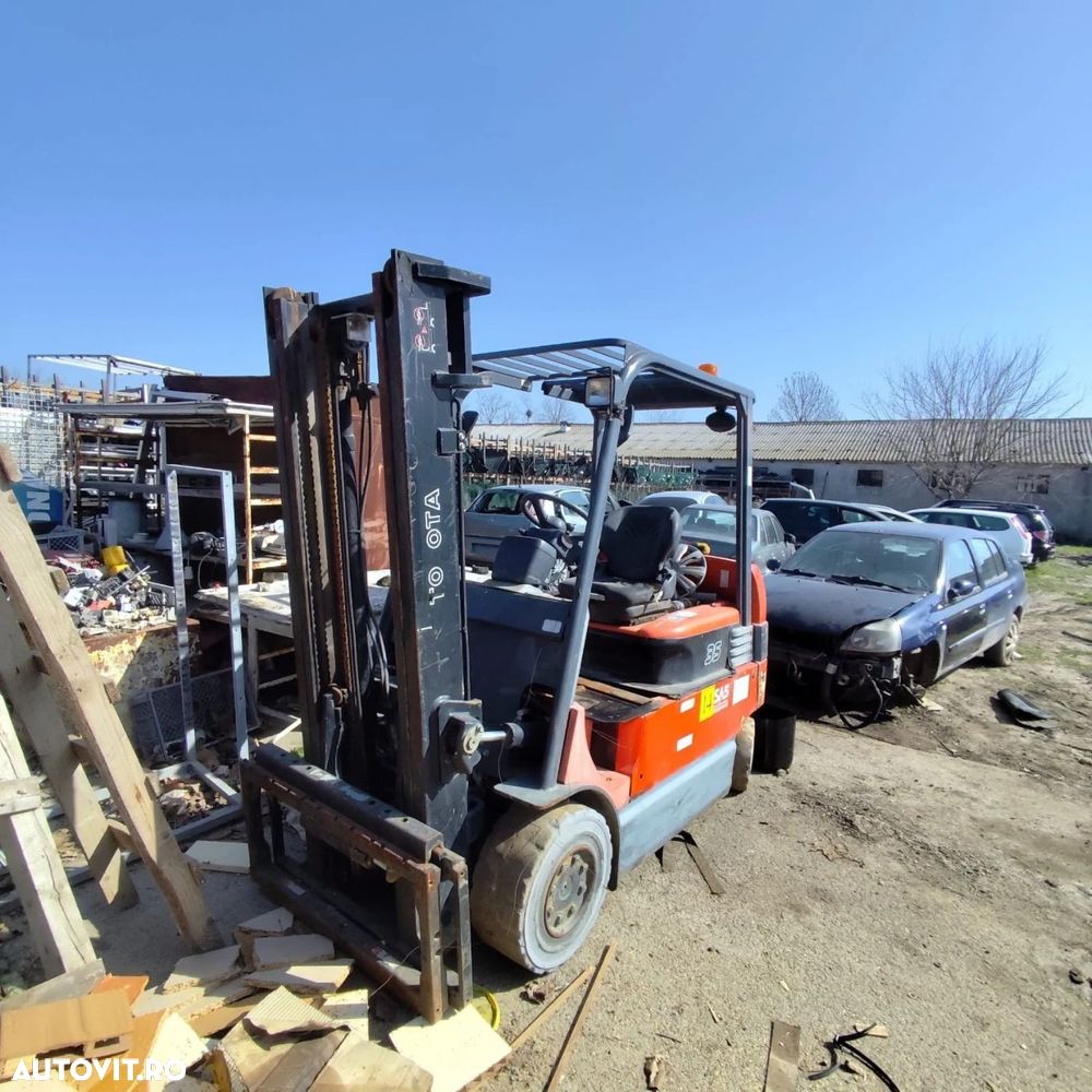 Dezmembrari Toyota 7FBMF35 (2000-2013) - 1