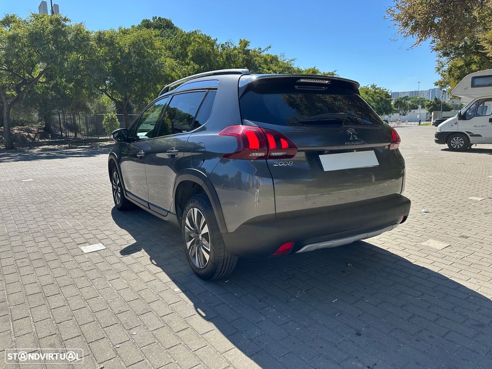 Peugeot 2008 1.2 PureTech Allure EAT6 - 7