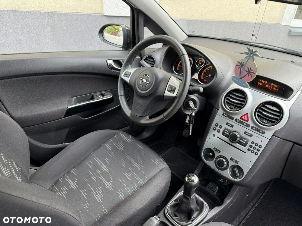 Opel Corsa 1.4 16V Satellite - 7